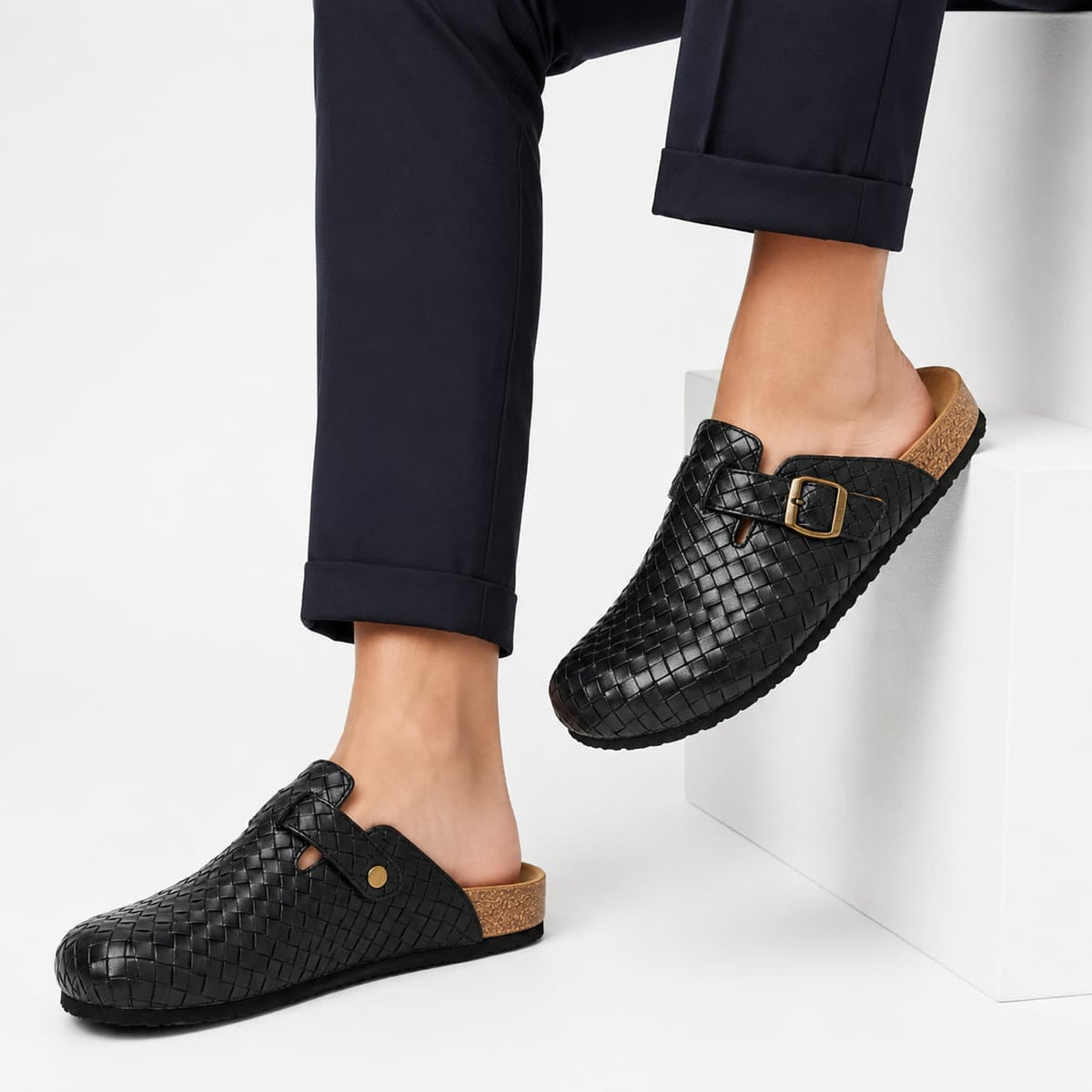 Eugénie Mules en Cuir Tressé Slip-On Sabots avec Bride à Boucle Style Casual