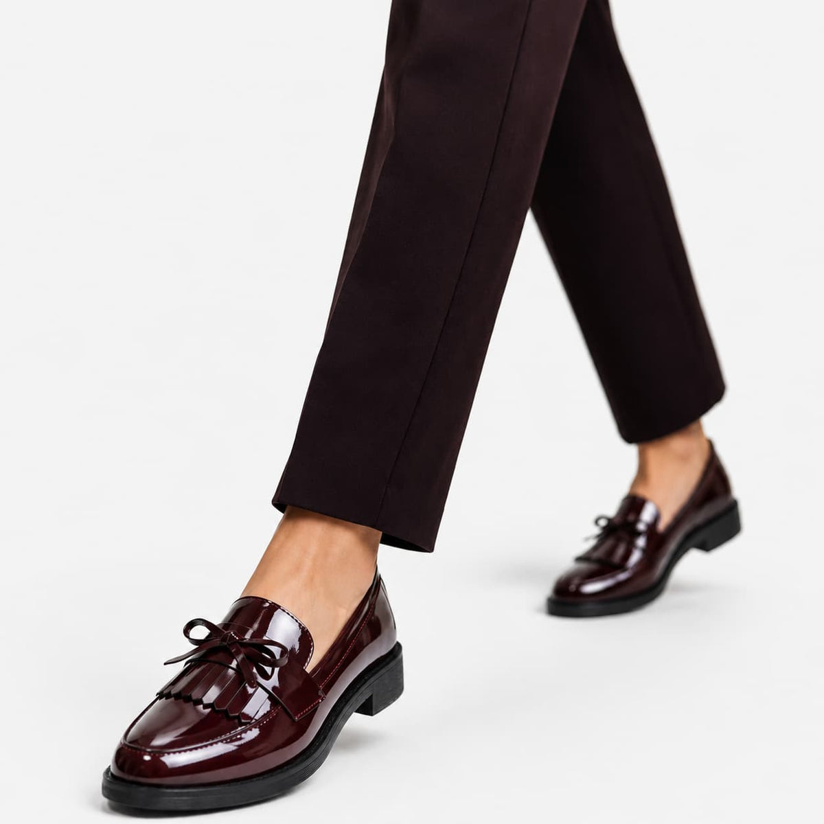 Mocassins À Talons Carrés Avec Frange Dans Le Style Vintage