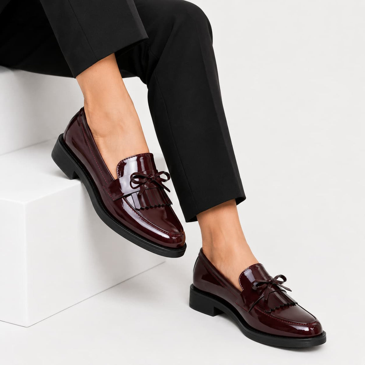 Mocassins À Talons Carrés Avec Frange Dans Le Style Vintage