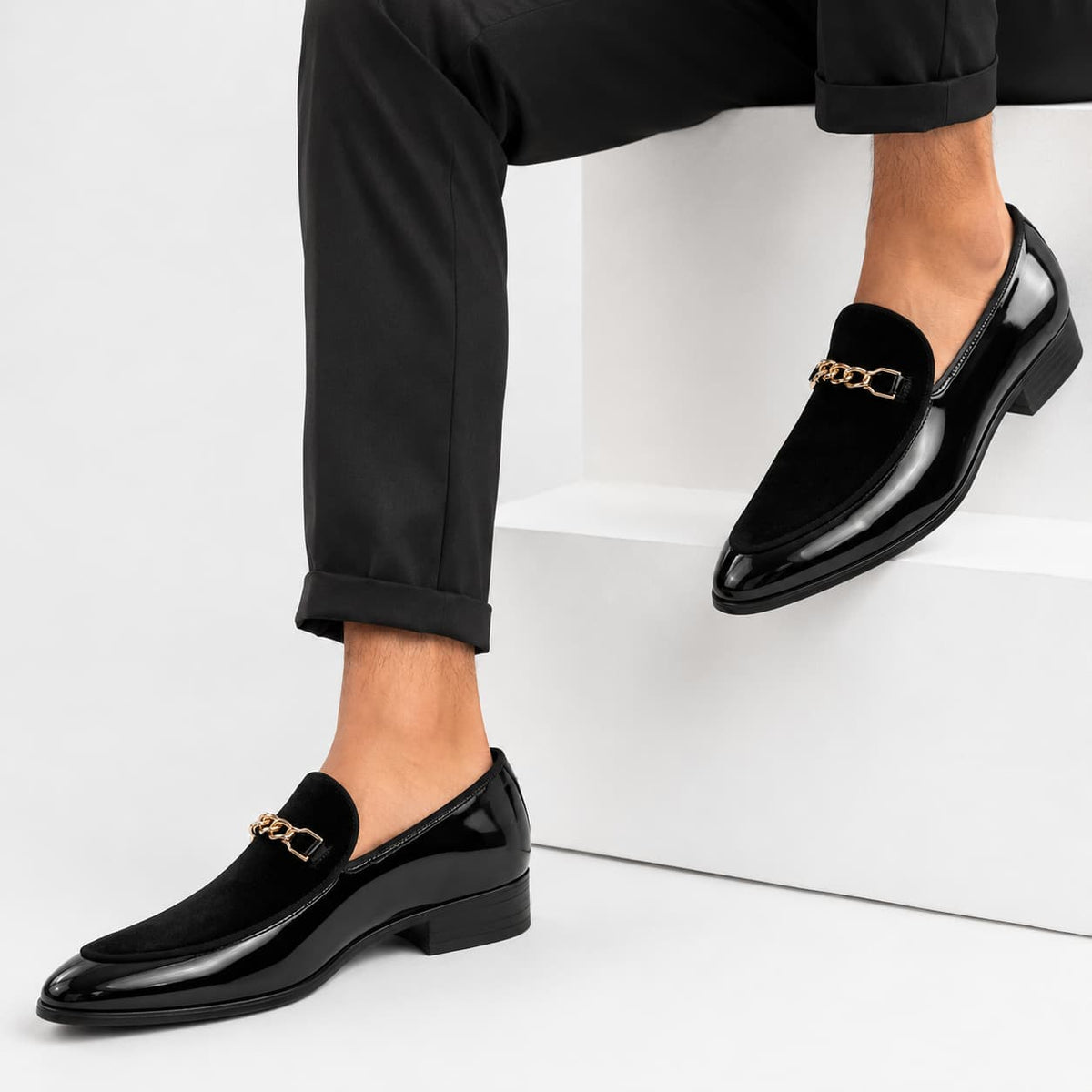 Mocassins À Bout Pointu En Cuir Verni Avec Nœud Décoratif