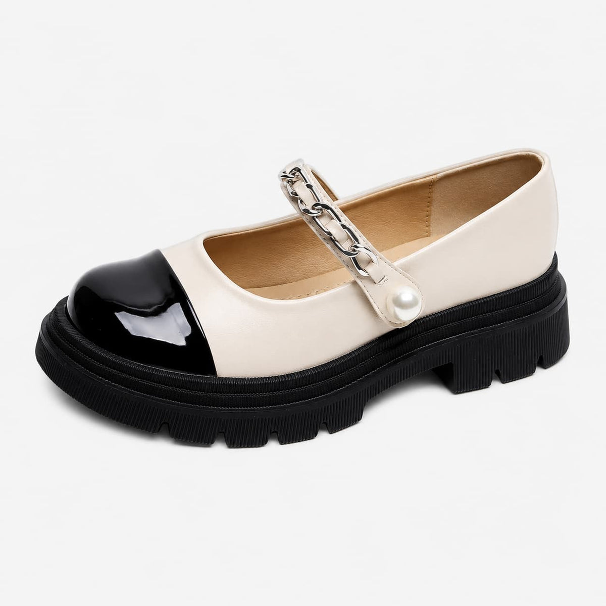 Mocassin Ballerine Vernis À Boucles Avec Petit Talon
